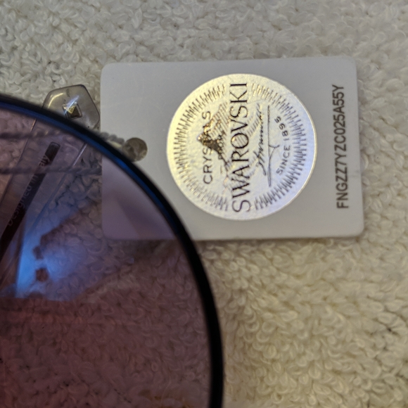 💥⭐✨🌻NWT Beautiful Authentic Swarovski Sunglasses - Picture 4 of 4